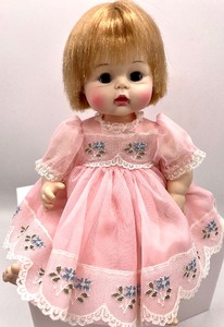 lot 216 image: Vintage Madame Alexander HUGGIUMS & SWEET BABY Dolls