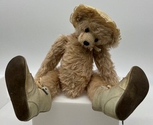 lot 210 image: Artisan Jointed Mohair Bear with Vintage Shoes and Bonnet