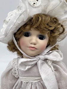 lot 283 image: Antique Bissells Little Helper, Vintage Planter and More