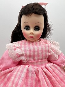 lot 267 image: Vintage Madame Alexander - Little Women - BETH