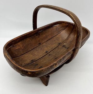 lot 287 image: Vintage Owens Pottery, Primitive Wood Basket & Wood Candle Holder