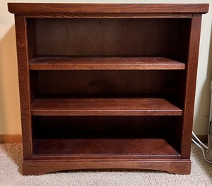 lot 289 image: Vintage Wood Bookcase with Adjustable Shelves