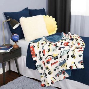lot 32 image: Life Comfort Kids Ultimate Sherpa Cars Fleece Blanket 40 x 50