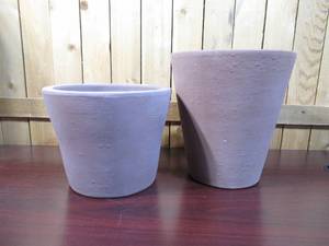 lot 158 image: 2 Planters-Southern Patio Vaso 10 in. x 10.87 in. Tall Terracotta Clay Pot, Vaso 9.8 in. x 6.7 in. Terracotta Clay Pot