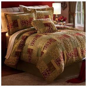 lot 5 image: Berkshire Jacquard Comforter - Queen