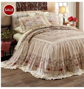 lot 7 image: Alexandria Skirted Bedspread (76 x 73  Skirt)