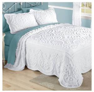 lot 165 image: Emily Chenille Bedspread - White - Queen