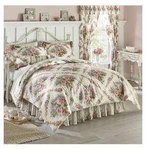lot 155 image: Cottage Rose Comforter - Twin