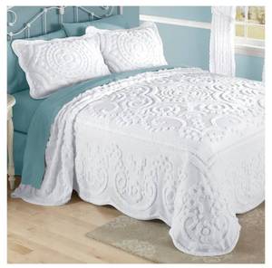lot 163 image: Scallop Chenille Bedspread - White - Queen