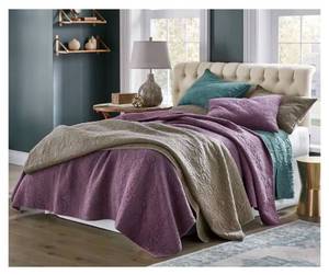 lot 207 image: Delsin Oversized Quilt - Orchid - King
