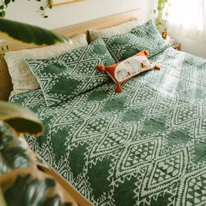 lot 239 image: Aisha Quilt Set by Jungalow