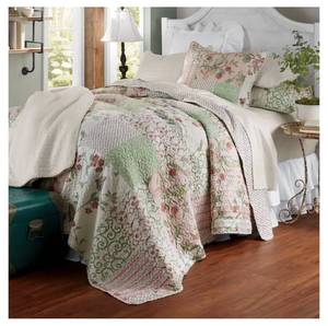 lot 236 image: Aurora Oversized Quilt - King