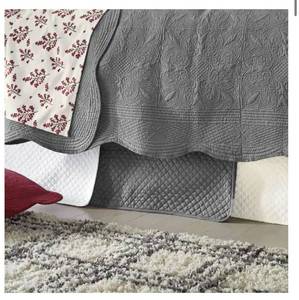 lot 208 image: Diamond-Quilted Chateau Bedskirt - Queen - White