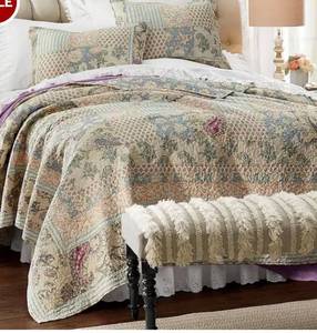 lot 271 image: Abriana Oversized Quilt - FullQueen