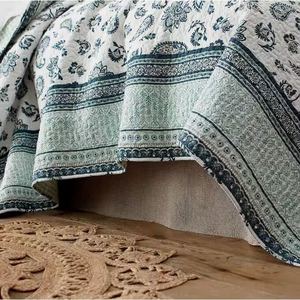 lot 282 image: Open-Weave Bedskirt - Queen