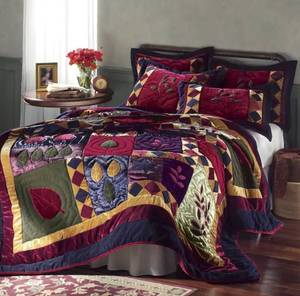 lot 46 image: Velvet Dreams Quilt - Queen 86 x 86