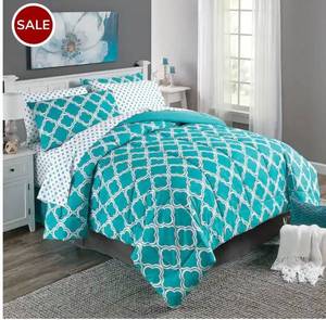lot 47 image: Color Connection Geo Print Reversible Microfiber Comforter - FullQueen 88 x 92