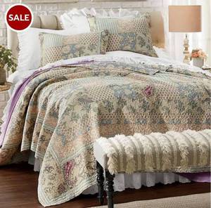 lot 44 image: Abriana Oversized Quilt - King 108 x 96