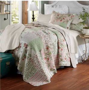 lot 55 image: Aurora Oversized Quilt - FullQueen 90 x 96