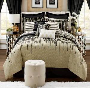 lot 73 image: Gilda 30-Piece Bed Set - King Size - Color  Gold