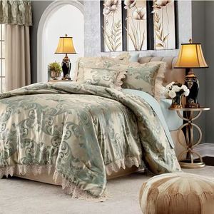 lot 110 image: 3-Piece Reggiana Jacquard Comforter Set - Full