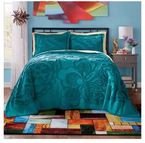 lot 102 image: Rhapsody Chenille Bedspread - Turquoise - King