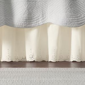 lot 106 image: Eyelet Cotton Bedskirt - Full