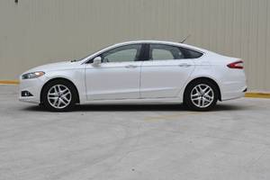 lot 4 image: 2014 Ford Fusion SE
