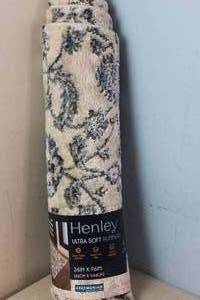 lot 16 image: RETURN - Henley Ultrasoft Runner 26 x 96 - AS IS See Pictures