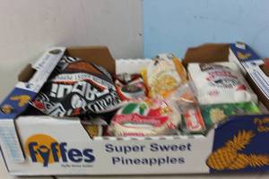 lot 39 image: Assorted Shelf Pull Food Box