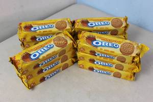 lot 181 image: 12 Packs of Oreo Pumpkin Spice Best By 1212023
