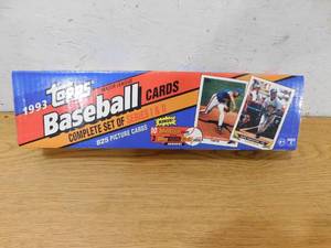 lot 181 image: 1993 Topps Baseball Complete Factory Set Opened LK
