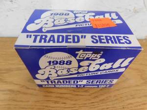 lot 192 image: 1988 Topps Traded Baseball Complete Factory Set Sealed LK