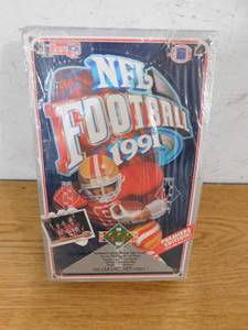 lot 195 image: 1991 Upper Deck Football Wax Box 36 Packs