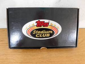 lot 198 image: Topps Stadium Club Charter Member Limited Edition Collectors Set