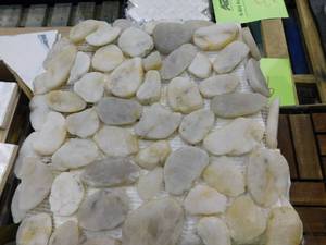 EMSER TILE Rivera Pebbles Cream Honed 12.01 in. x 12.01 in. x 11 mm Pebbles Mesh-Mounted Mosaic Tile (40 sq. ft.)