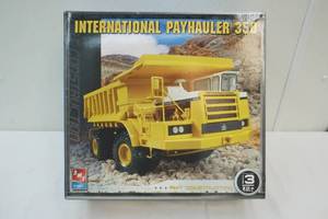 lot 17 image: Pay Hauler