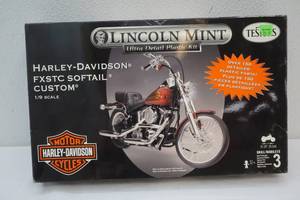 lot 21 image: Softail Custom
