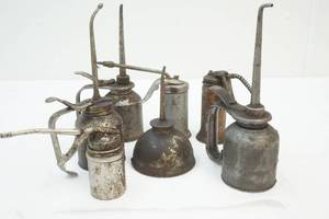 lot 37 image: Squirt Cans