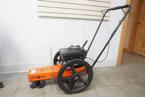 lot 41 image: Bearcat, Trimmer Edger Cutter
