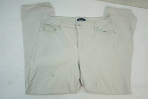 lot 53 image: Bardolino jeans