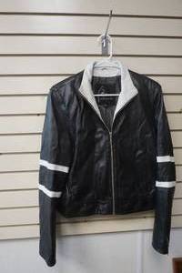 lot 68 image: Womens Leather Jacket