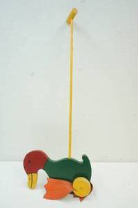 lot 82 image: Vintage Pull Toy