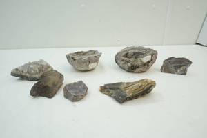 lot 133 image: Rocks, Amethyst and Geode