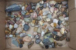 lot 154 image: Polished Rocks