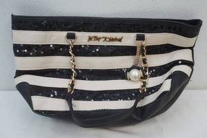lot 164 image: PurseHandbag, Black and White