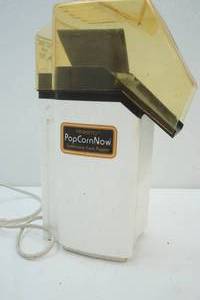 lot 172 image: Presto corn popper