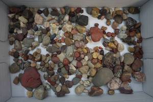 lot 179 image: Collector Rocks