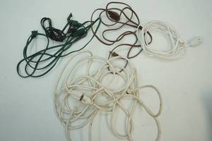 lot 186 image: Extension cords