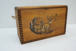 lot 190 image: Wood box